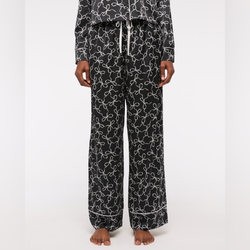 Abercrombie & Fitch Bow Satin Sleep Pants - Size XL